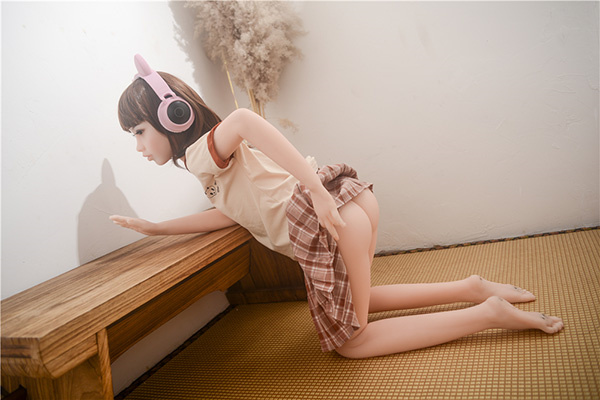 tiny sex doll