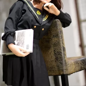 Niedliche junge japanische Sexpuppe