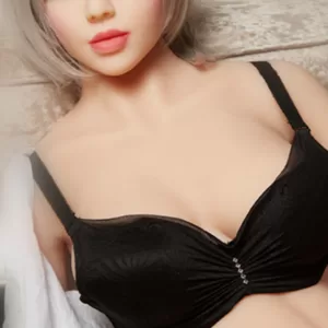 Sexy königliches Mädchen mit riesigen Brüsten Sex Doll