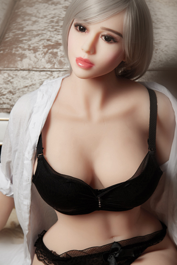 Grosse Brueste Sexpuppen