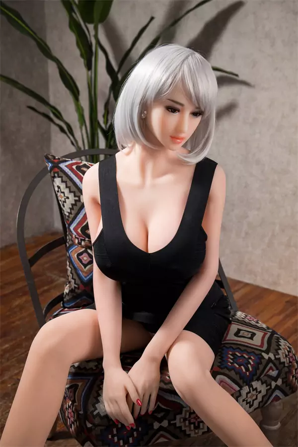 Japanische kurzhaarige Riesenbrust Sexpuppen