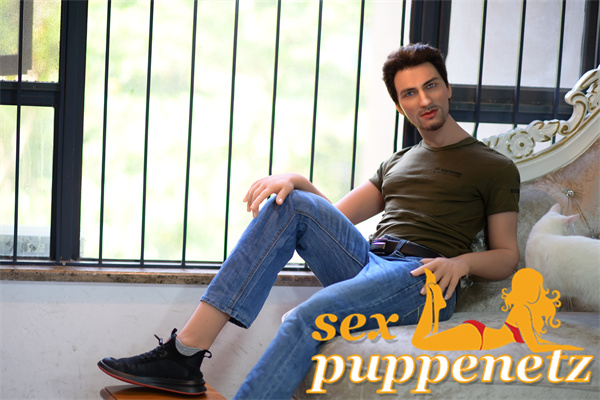 So reinigen Sie die drei Sexlöcher einer Sexpuppe